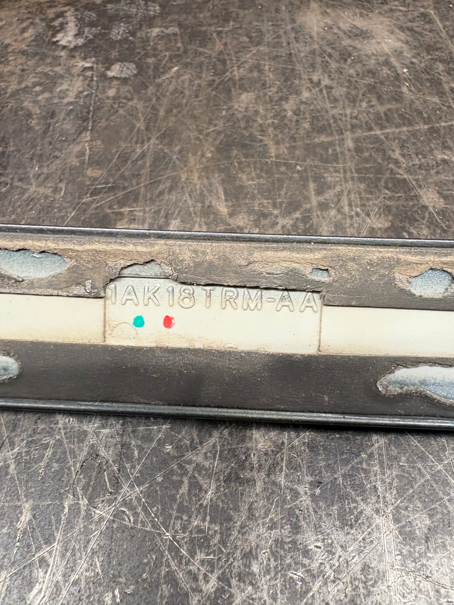 05-10 Chrysler 300C SRT8 Rear Trunk Spoiler Lip PBM OEM