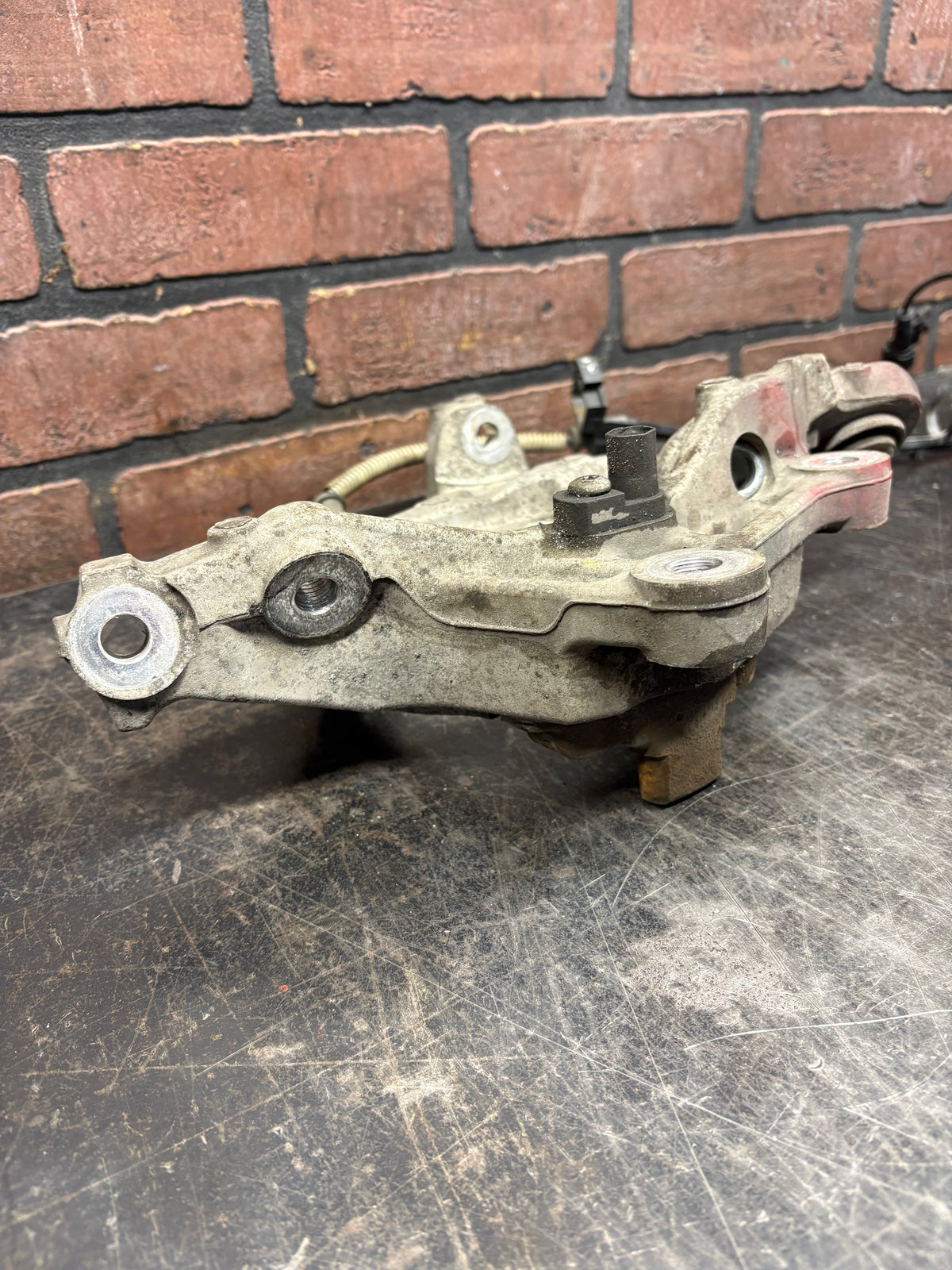 11-23 Charger Challenger SRT Scat Pack Hellcat Rear Right Passenger Spindle Knuckle OEM
