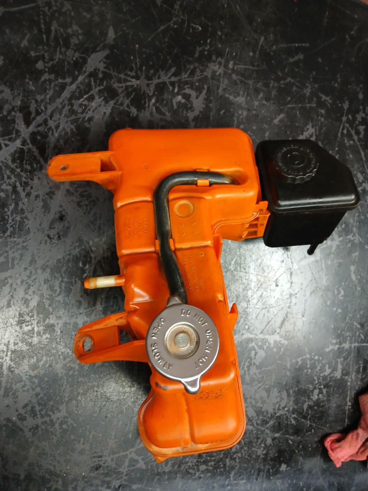 2006 Dodge Charger SRT8 Coolant & Power Steering Fluid Reservoir Tank Bottle