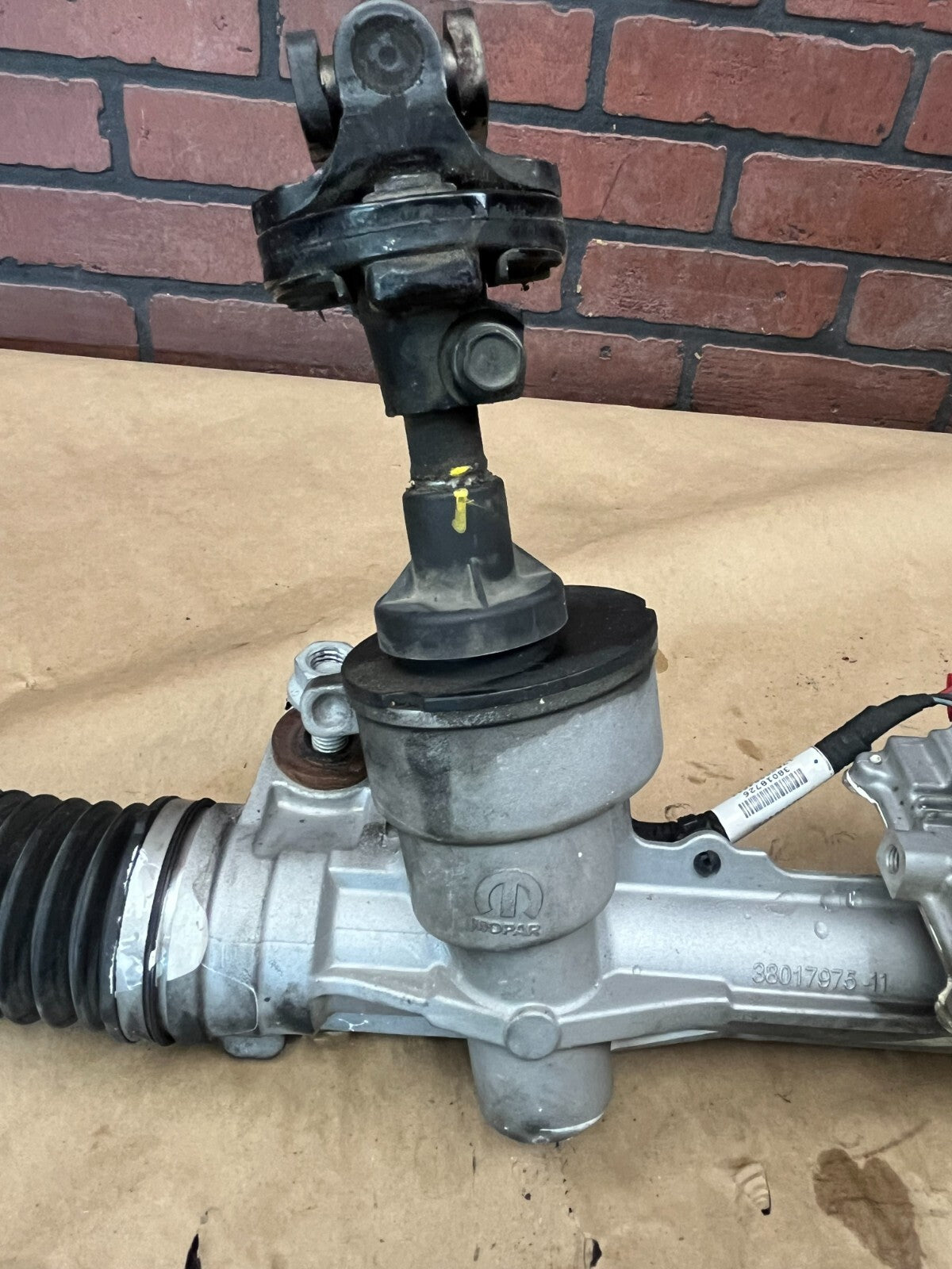 16-23 RWD DODGE CHARGER CHALLENGER 300 STEERING GEAR RACK PINION OEM 68526096AB