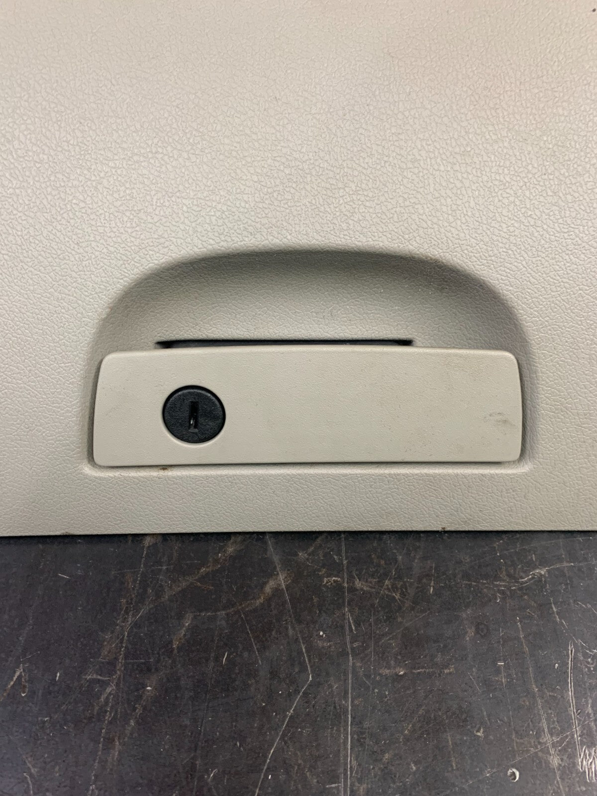 2006 Chrysler 300 Dash Glove Box Storage Compartment Door 0xw23bd1ab