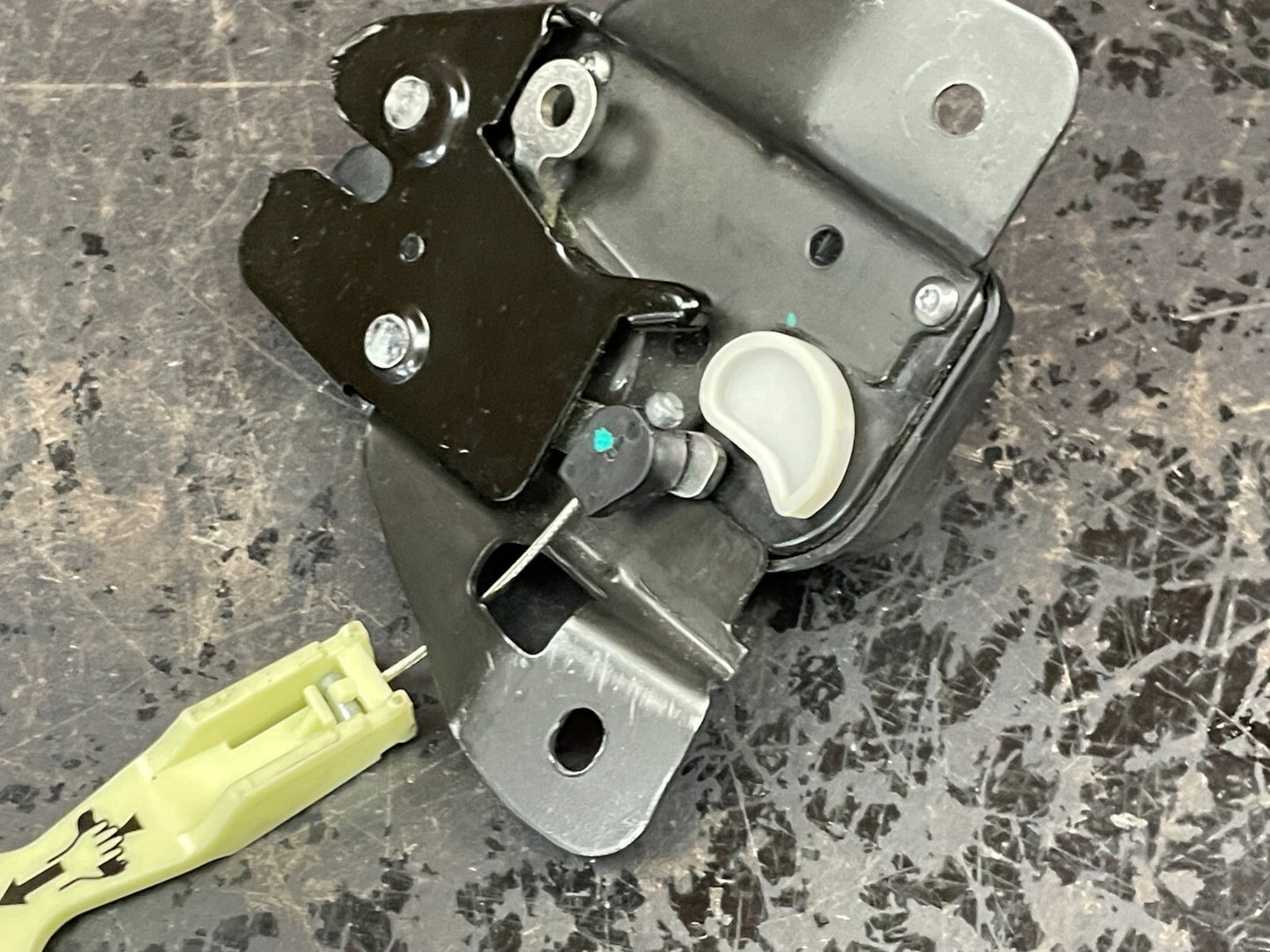 2007-2023 CHALLENGER/CHARGER/300 TRUNK DECK LID POWER MOTOR LOCK LATCH ACTUATOR