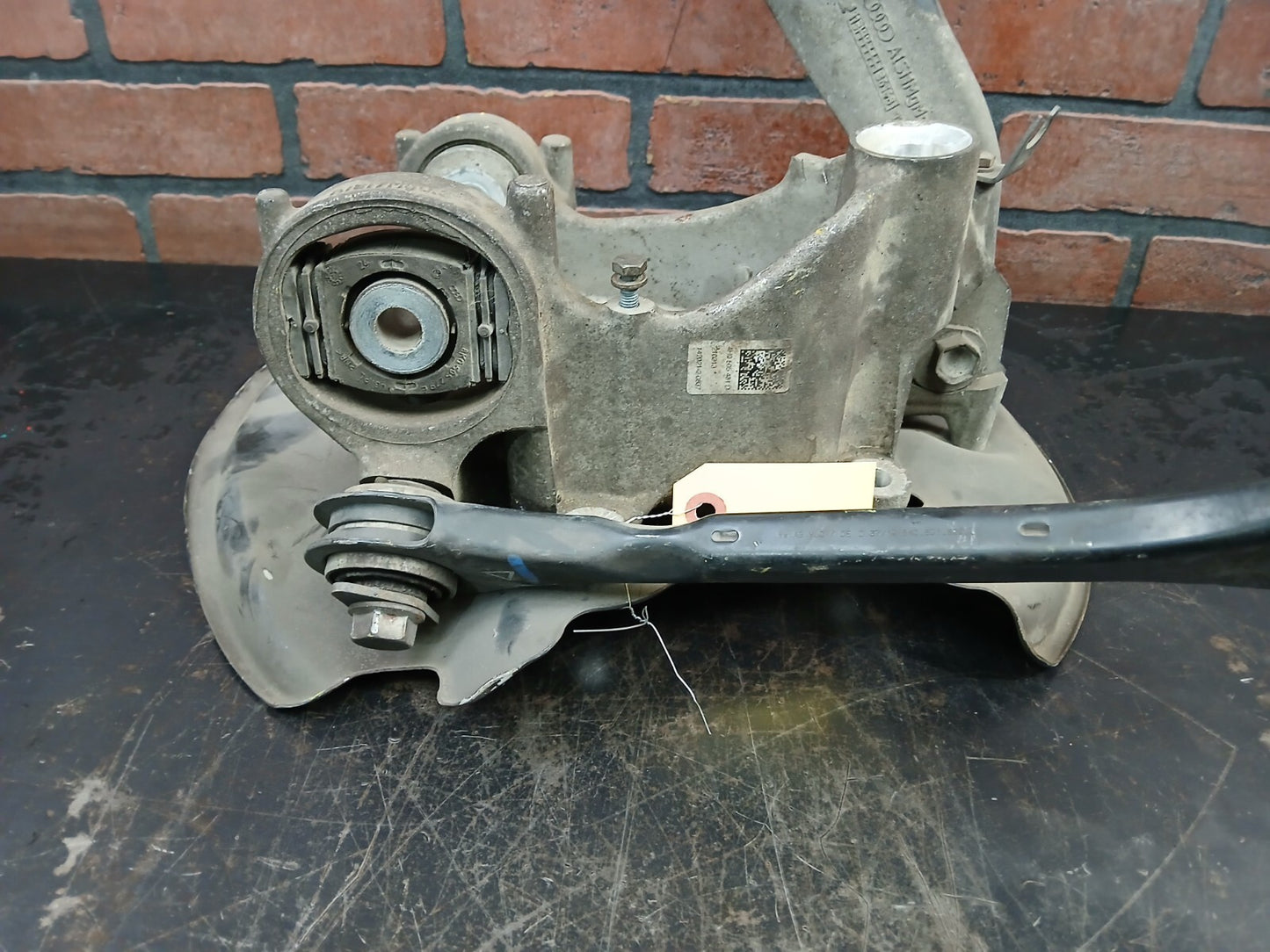 2011-2018 Audi A8 Quattro S8 Rear Driver LH Spindle Knuckle 4h0 505 431 d