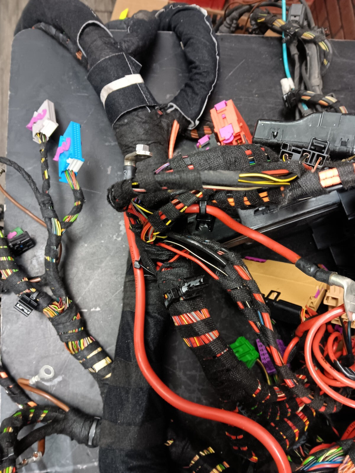 2011-18 Audi A8L 4.0T Interior Main Body Dash Wire Wiring Harness with Fuse Box