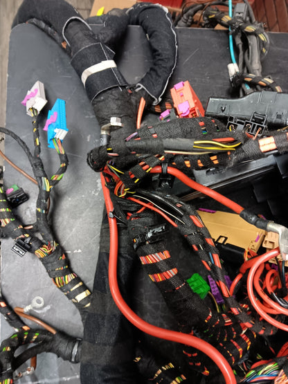 2011-18 Audi A8L 4.0T Interior Main Body Dash Wire Wiring Harness with Fuse Box