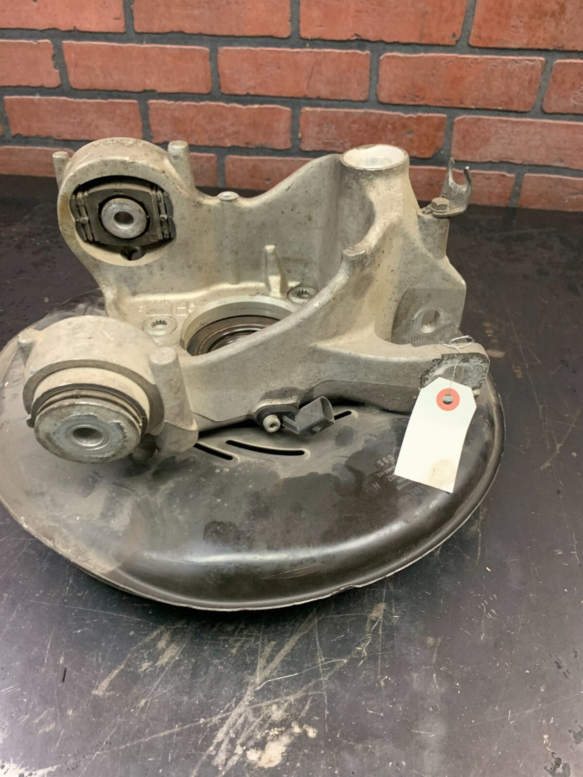 2012-2018 AUDI A8 RWD RIGHT PASS REAR LOWER SUSPENSION KNUCKLE AND CONTROL ARM