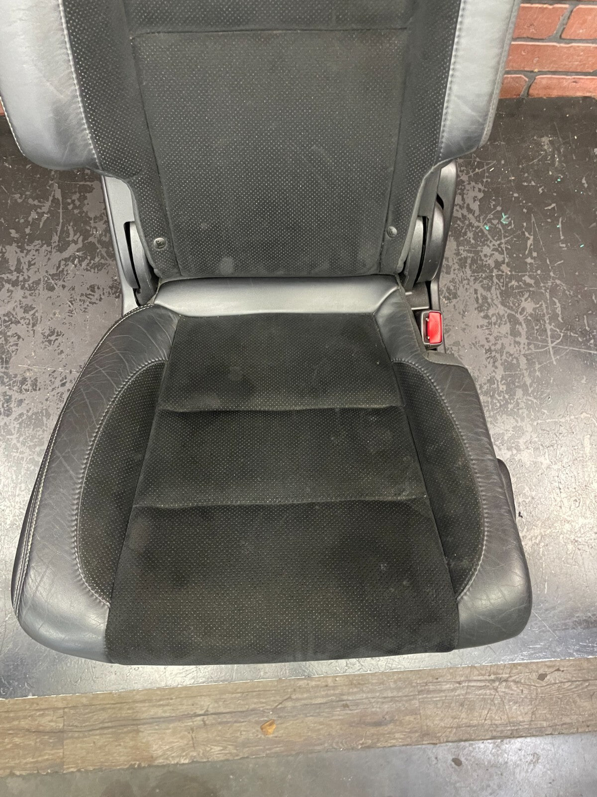 2011-2013 Jeep Grand Cherokee SRT8 Right Rear Seat Assembly Heated Black Suede
