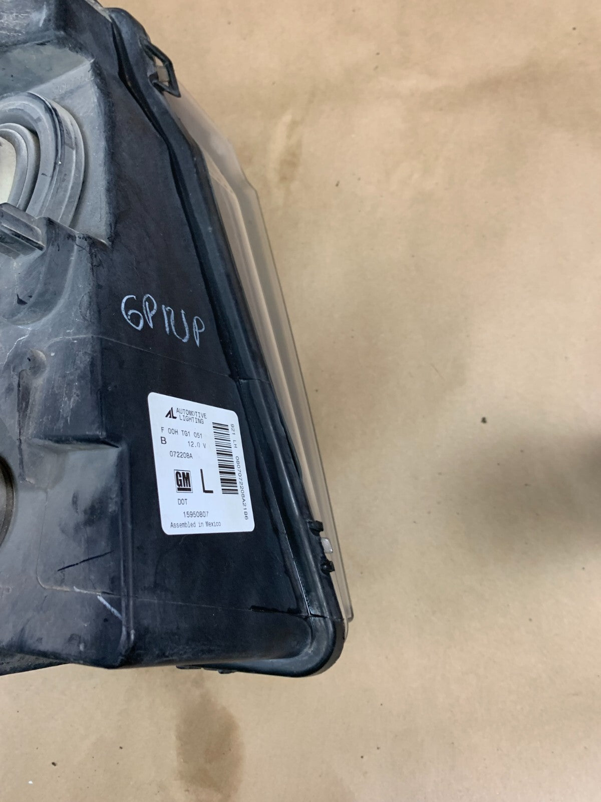 2007-2014 Chevy Suburban Tahoe Avalanche Driver LH Side Headlight 15950807