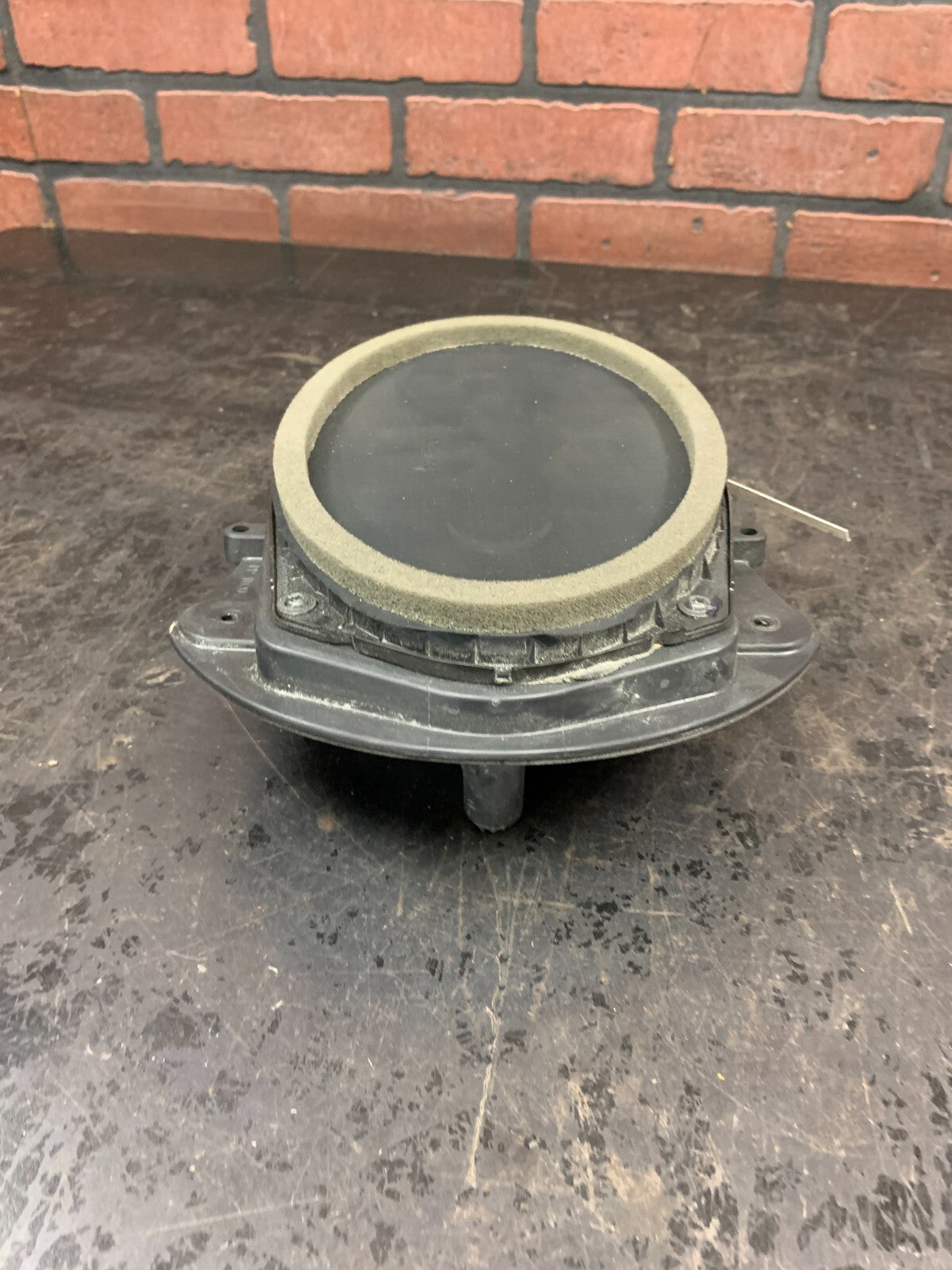 2012-2023 DODGE CHALLENGER SRT 6.4L OEM FRONT RIGHT OR LEFT DOOR AUDIO SPEAKER.
