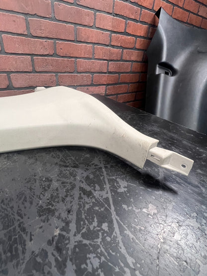 2006-2007 CHRYSLER 300 RIGHT SIDE B PILLAR LOWER TRIM SLATE GREY OEM OUM22BD1AH