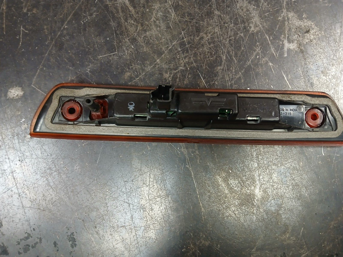 2005-2010 Jeep Grand Cherokee Third 3rd High Mounted Brake Stop Light Lamp