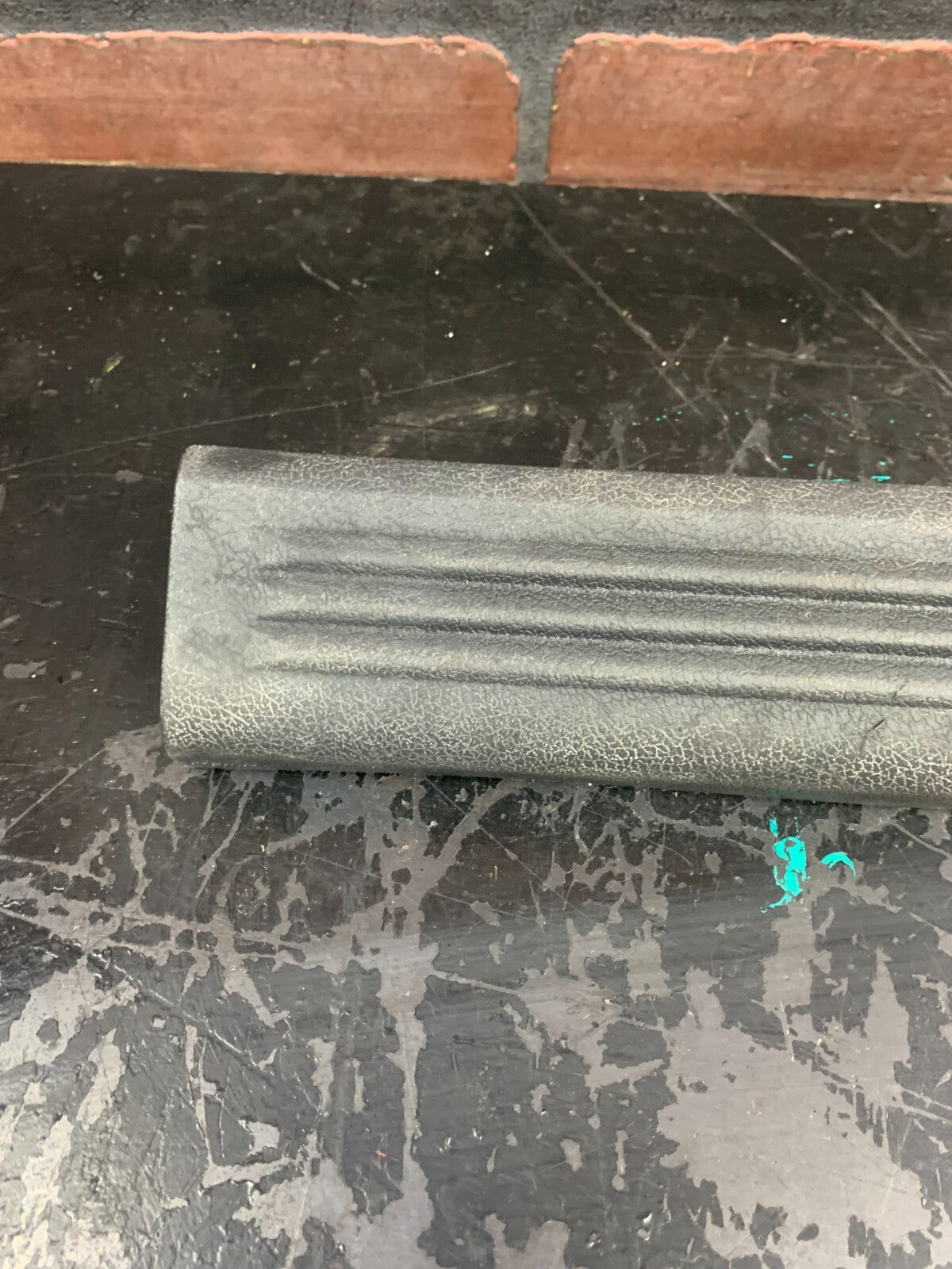 2008-2014 Dodge Challenger SRT Passenger RH Side Sill Scuff Plate 1FS98XDVAD