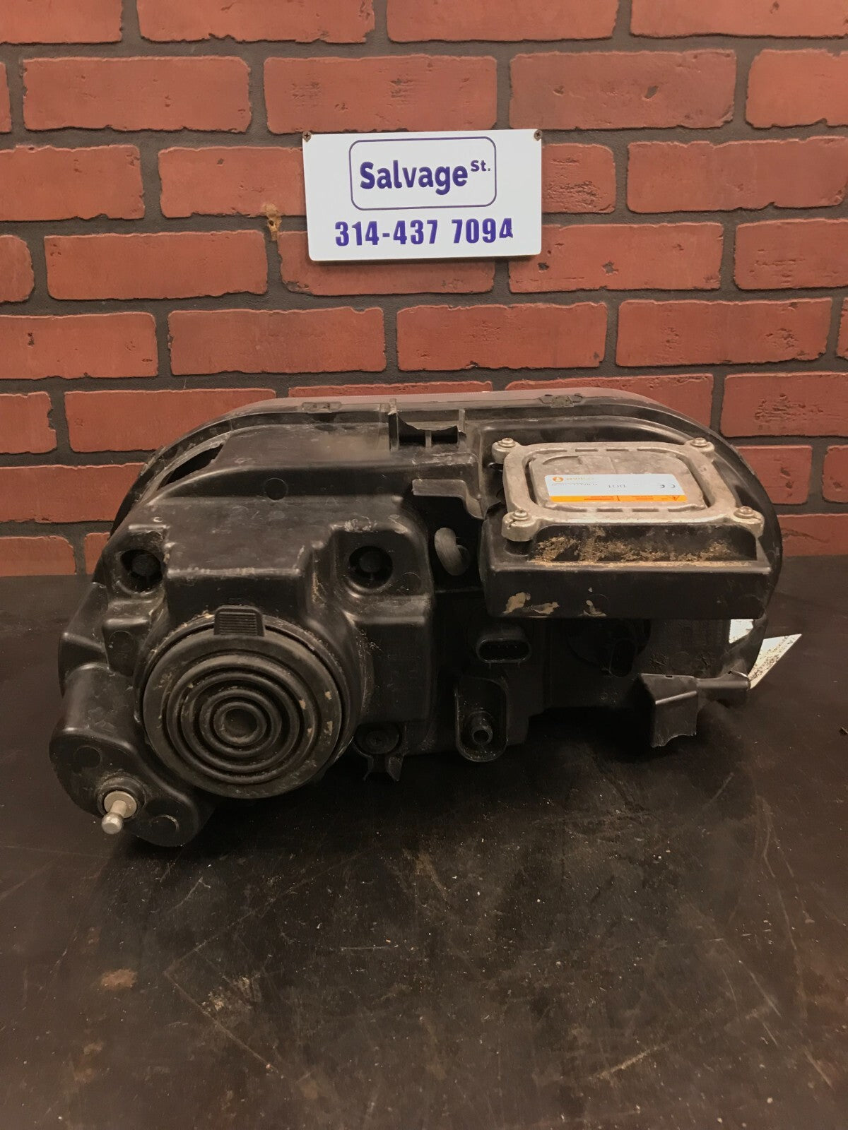 2008-2014 Challenger SRT8 Right Side Passenger Headlight OEM XENON HID Ballast