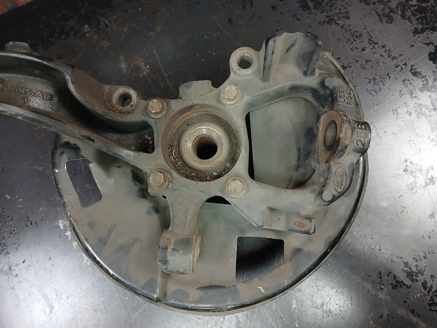 2010-2012 Land Range Rover Front Passenger RH Side Spindle Knuckle ah22-3k185-ab