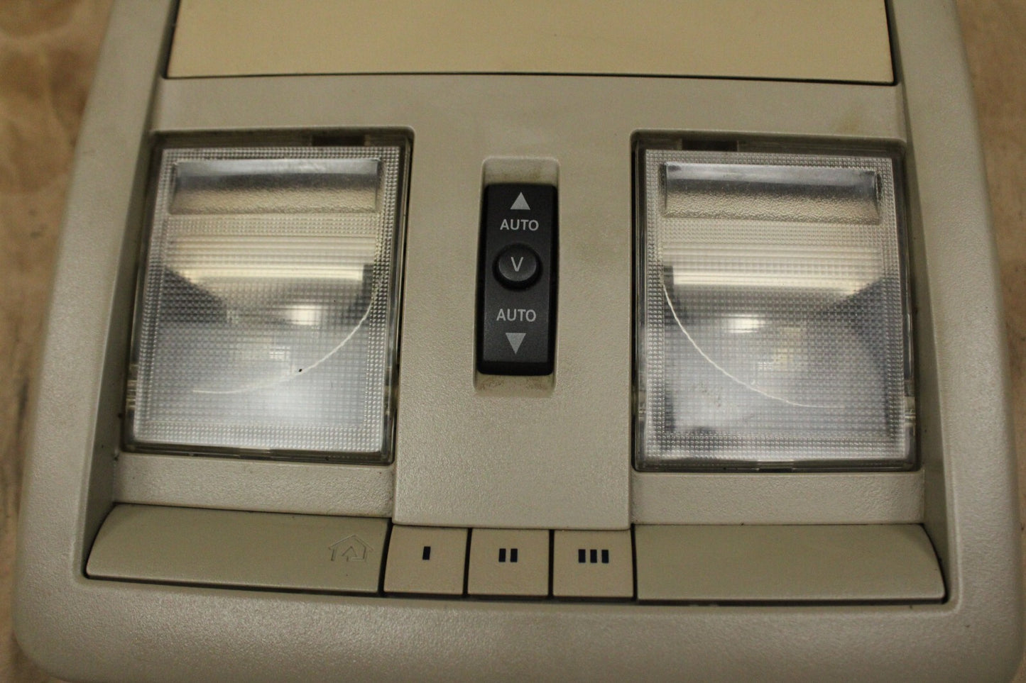 05-10 Chrysler 300 Overhead Map Dome Reading Light W/ Sunroof Switch