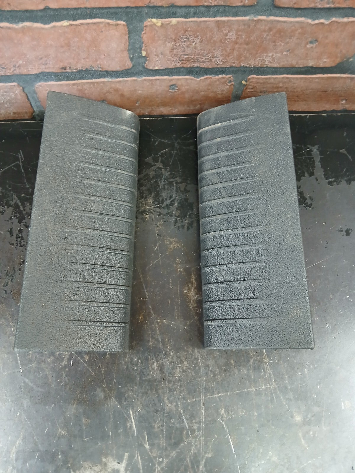 2005-2010 Jeep Grand Cherokee LH & RH Door Sill Trim Set 5jx64xdvac