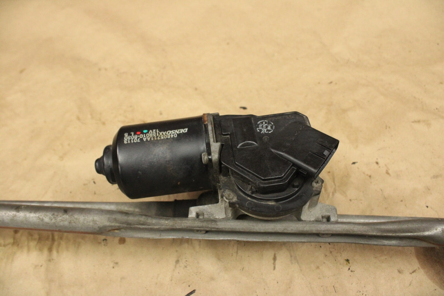 2005-2010 Chrysler 300 Charger Front Windshield Wiper Motor Linkage Assembly