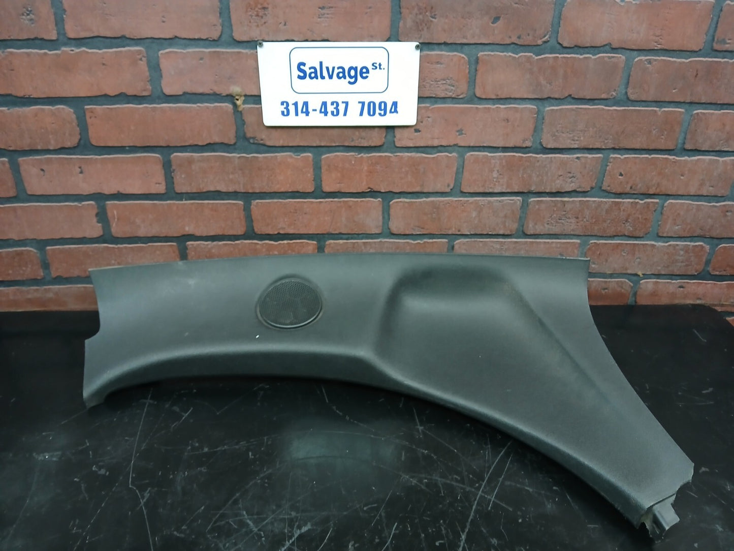 2006-2010 Pontiac Solstice Rear Passenger RH Quarter Trim Pillar Panel 25796025