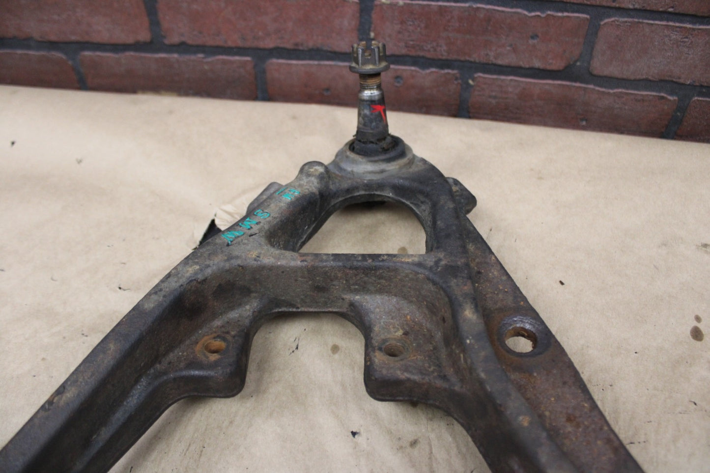 2007-2016 CADILLAC ESCALADE AWD FRONT DRIVER LEFT SIDE UPPER LOWER CONTROL ARM