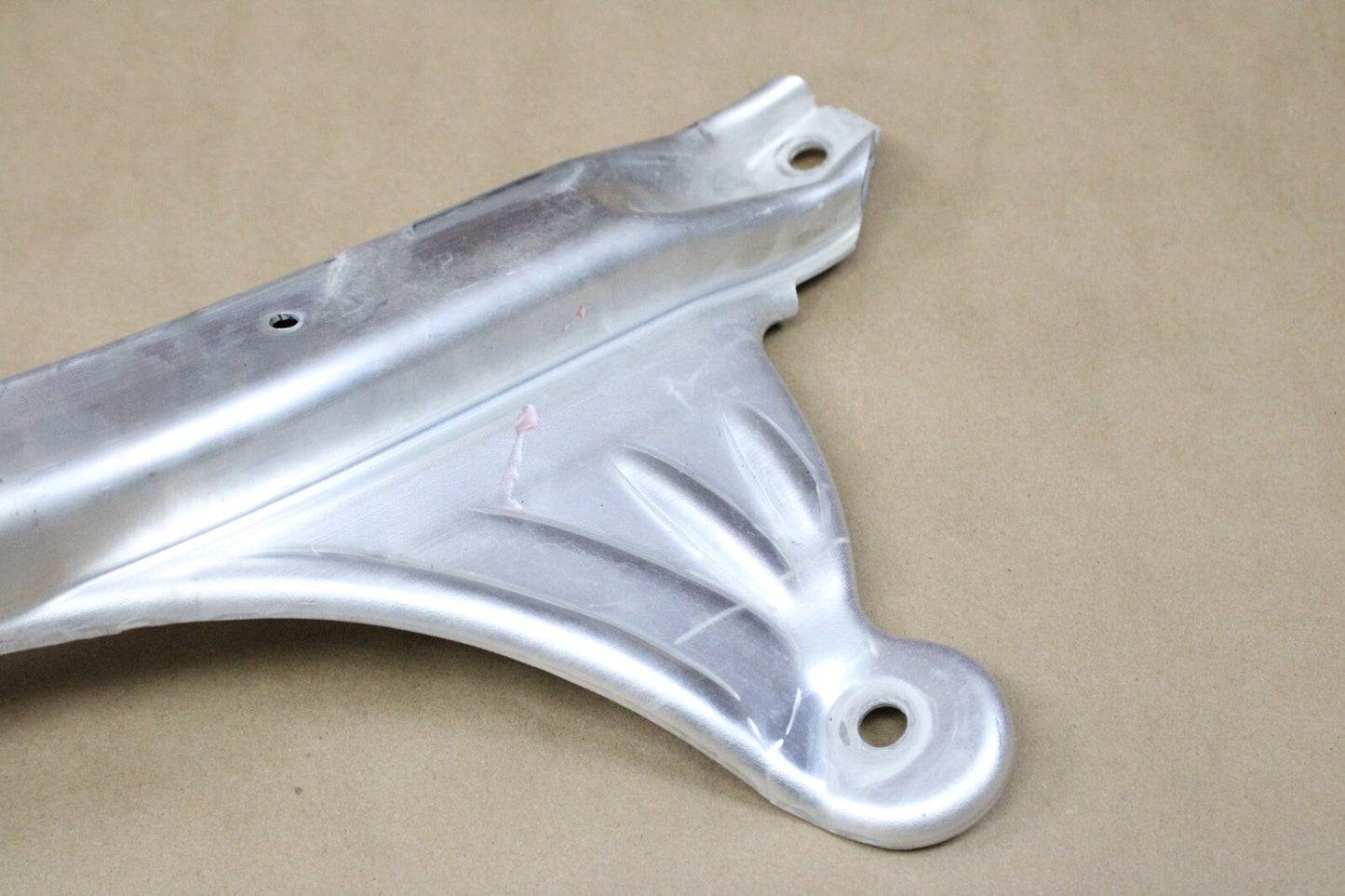 12-18 AUDI A6/A7/RS7/S6/S7 FRONT STRUT CROSS BAR BRACE REINFORCEMENT BRACKET OEM