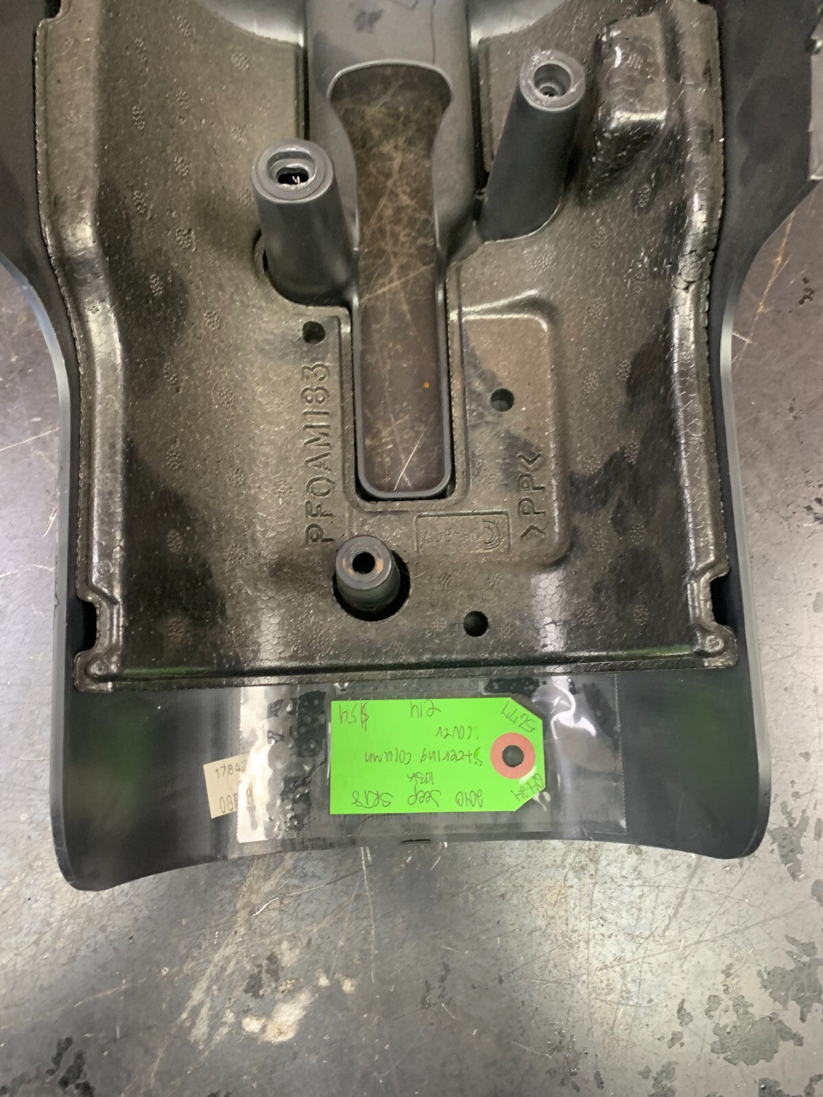 07-10 JEEP GRAND CHEROKEE SRT8 STEERING COLUMN SHROUD