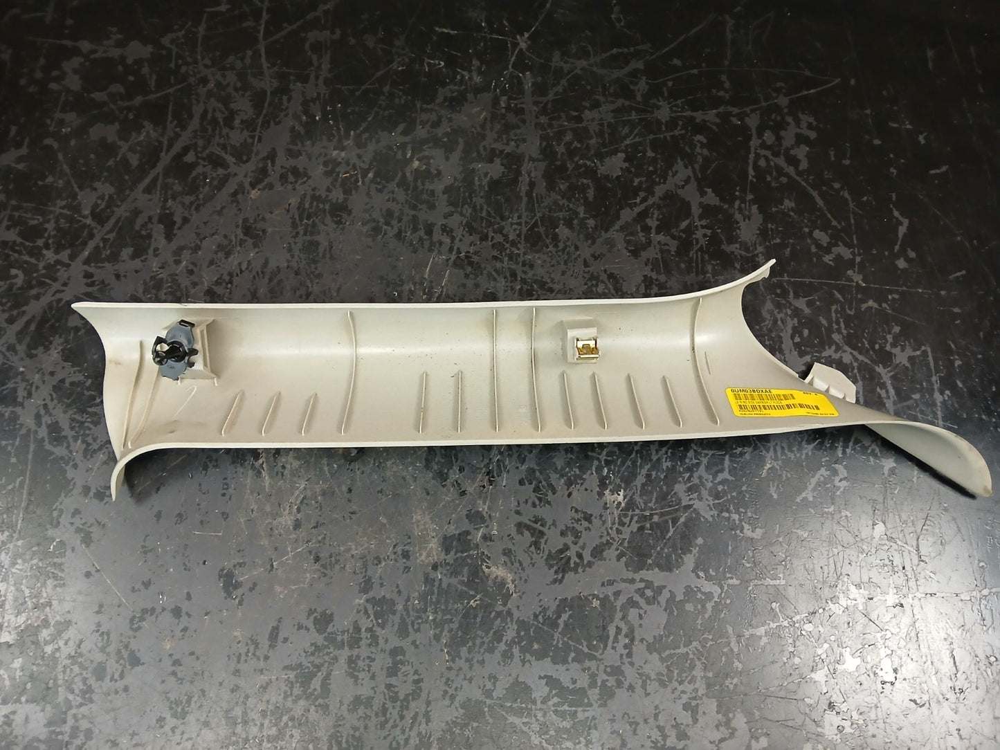 2005-2007 Chrysler 300 Front Driver LH Side A Pillar Interior Trim 0um03bdxae
