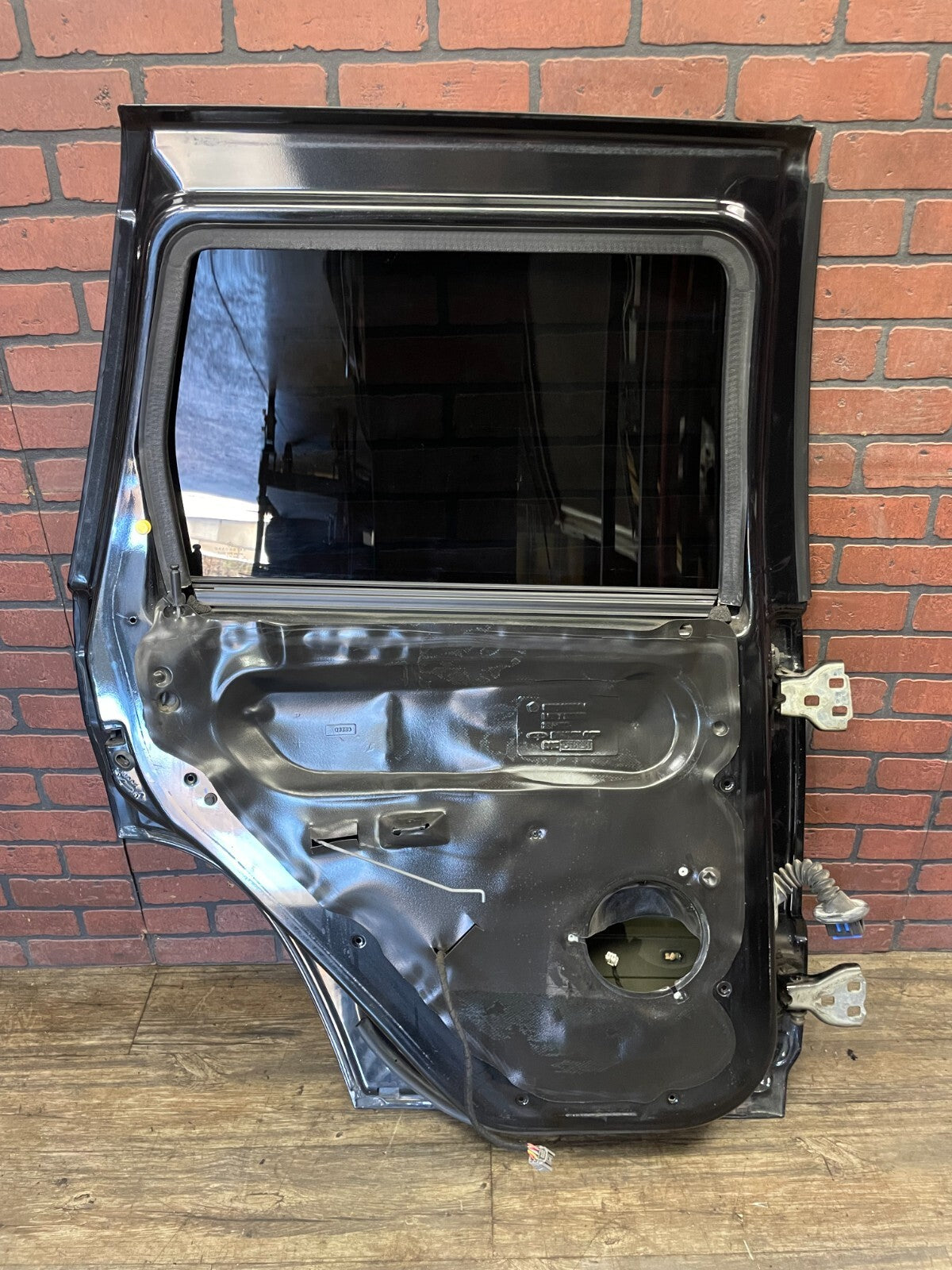 2005-2010 Jeep Grand Cherokee SRT8 OEM LH Left Driver Rear Door Assembly Black