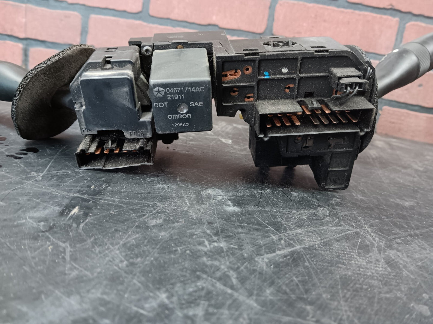 2003-2006 Dodge Viper SRT-10 Turn Signal and Wiper Combination Switch 04671594af