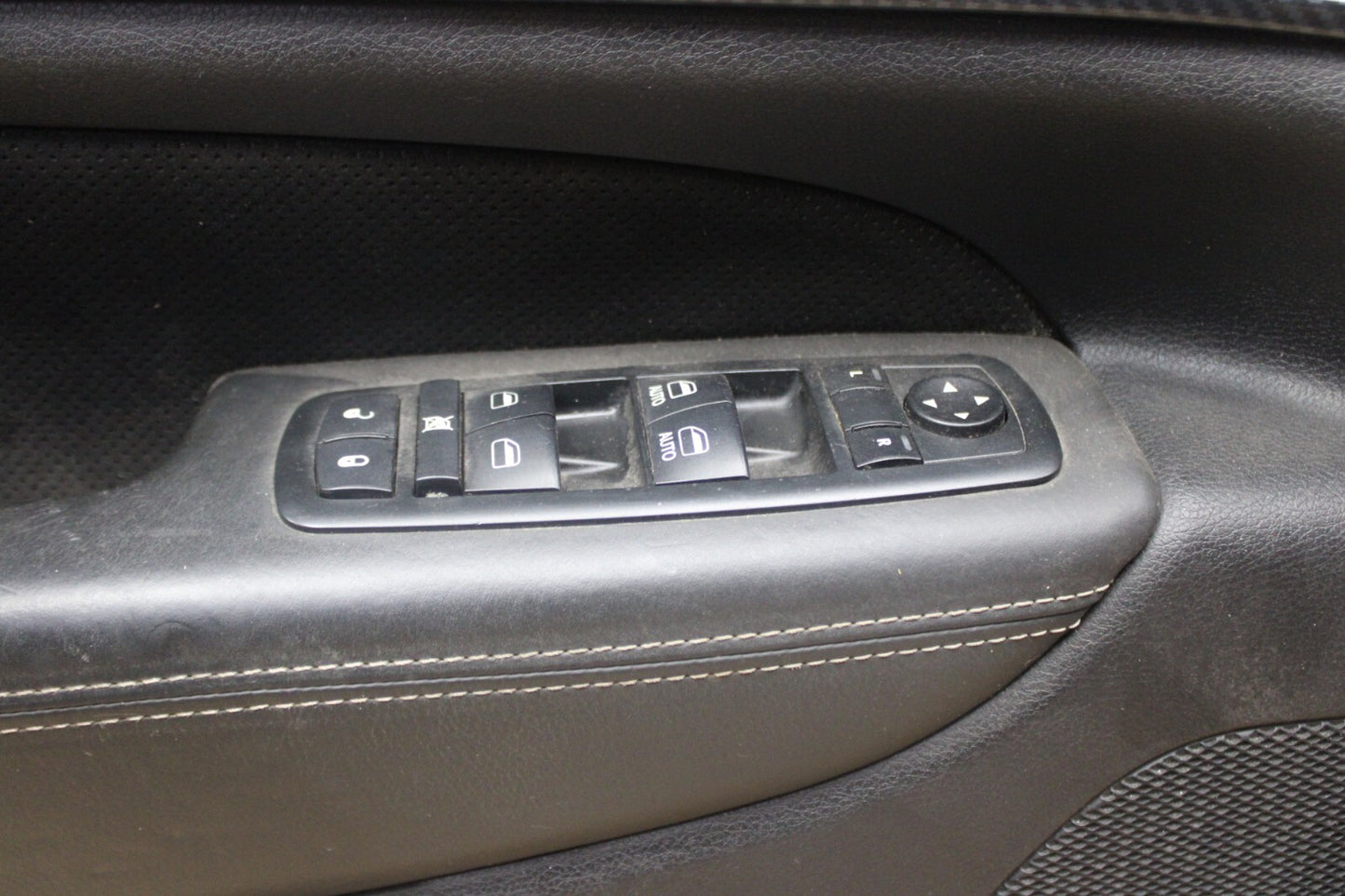 11-16 Jeep Grand Cherokee SRT8 OEM Front Driver LH Interior Black Door Panel