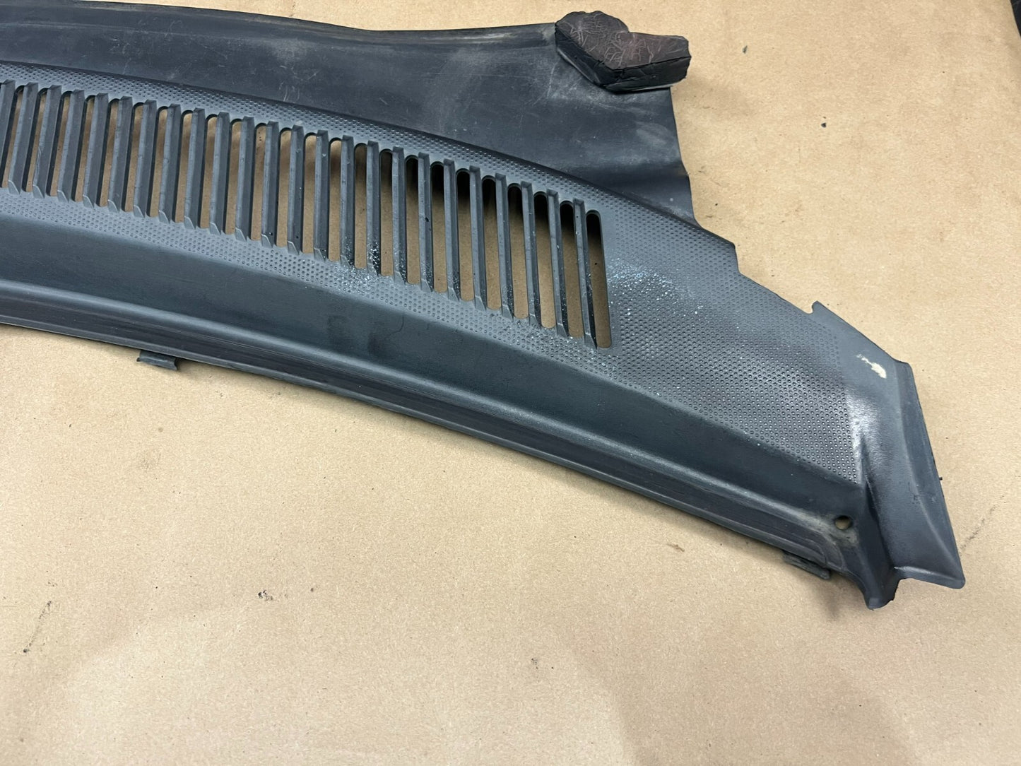 05-10 Grand Cherokee Windshield Dash Defroster Cowl Grille Trim Set-55156852ag