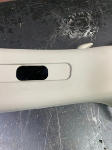 2005-2007 CHRYSLER 300 RIGHT/PASSENGER SIDE B PILLAR UPPER TRIM COVER OEM