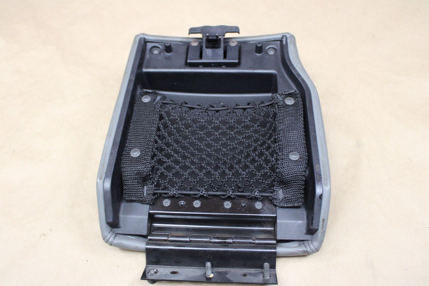 05-10 JEEP COMMANDER GRAND CHEROKEE CENTER CONSOLE ARMREST LID TOP BEIGE LEATHER