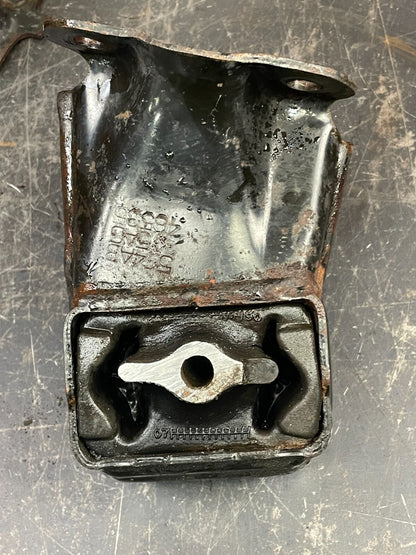 2006-2010 JEEP GRAND CHEROKEE SRT8 COMMANDER MOTOR ENGINE MOUNTS OEM 132k MILES.