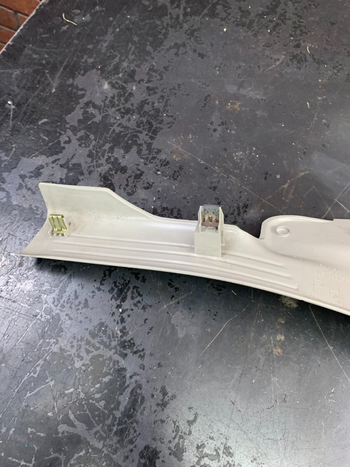 2006-2010 Charger Magnum 300 Passenger RH Side Scuff Plate Sill 0UM62BD1AE