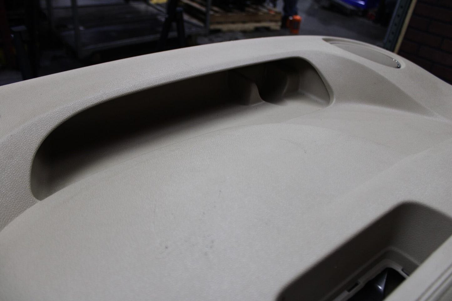 2010-2014 OEM CADILLAC ESCALADE FRONT RIGHT RH INTERIOR DOOR TRIM PANEL CASHMERE