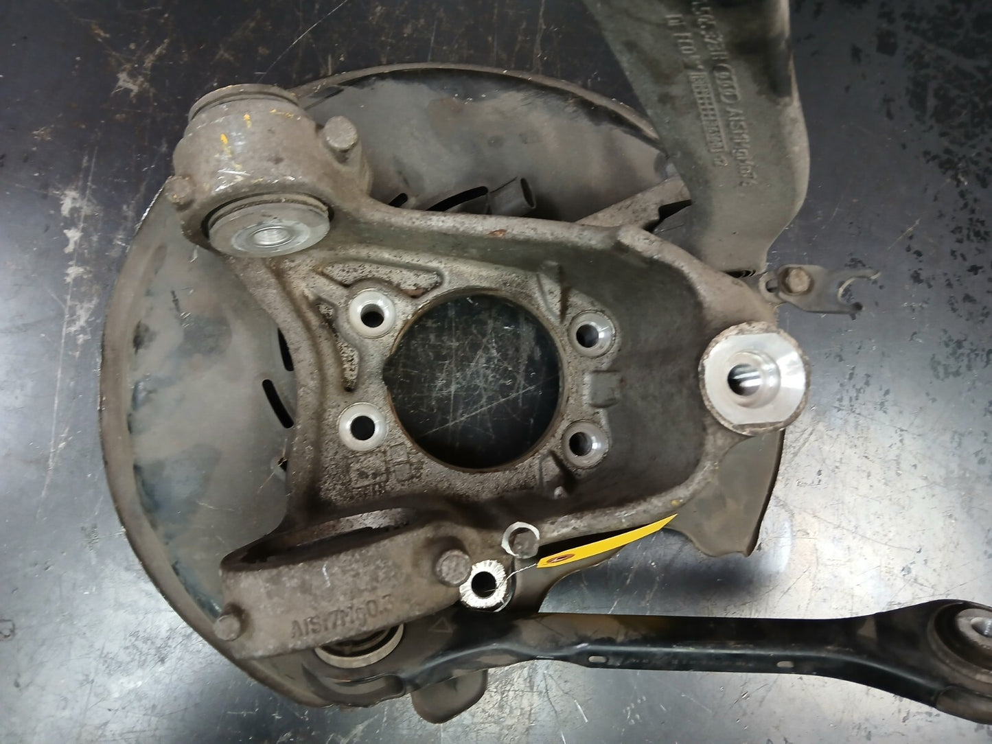 2011-2018 Audi A8 Quattro S8 Rear Driver LH Spindle Knuckle 4h0 505 431 d
