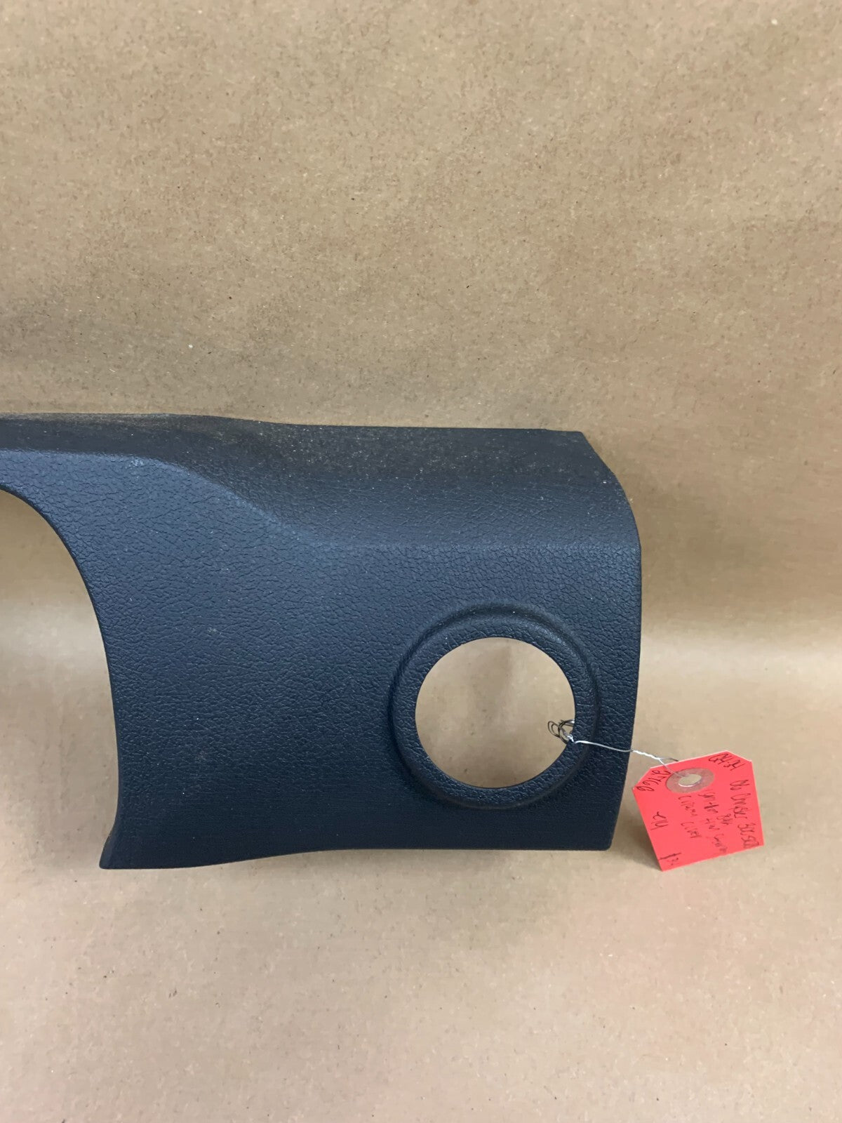 2006 CHRYSLER 300 IGNITION TRIM ABOVE STEERING COLUMN BEZEL OUZ95TRMAA