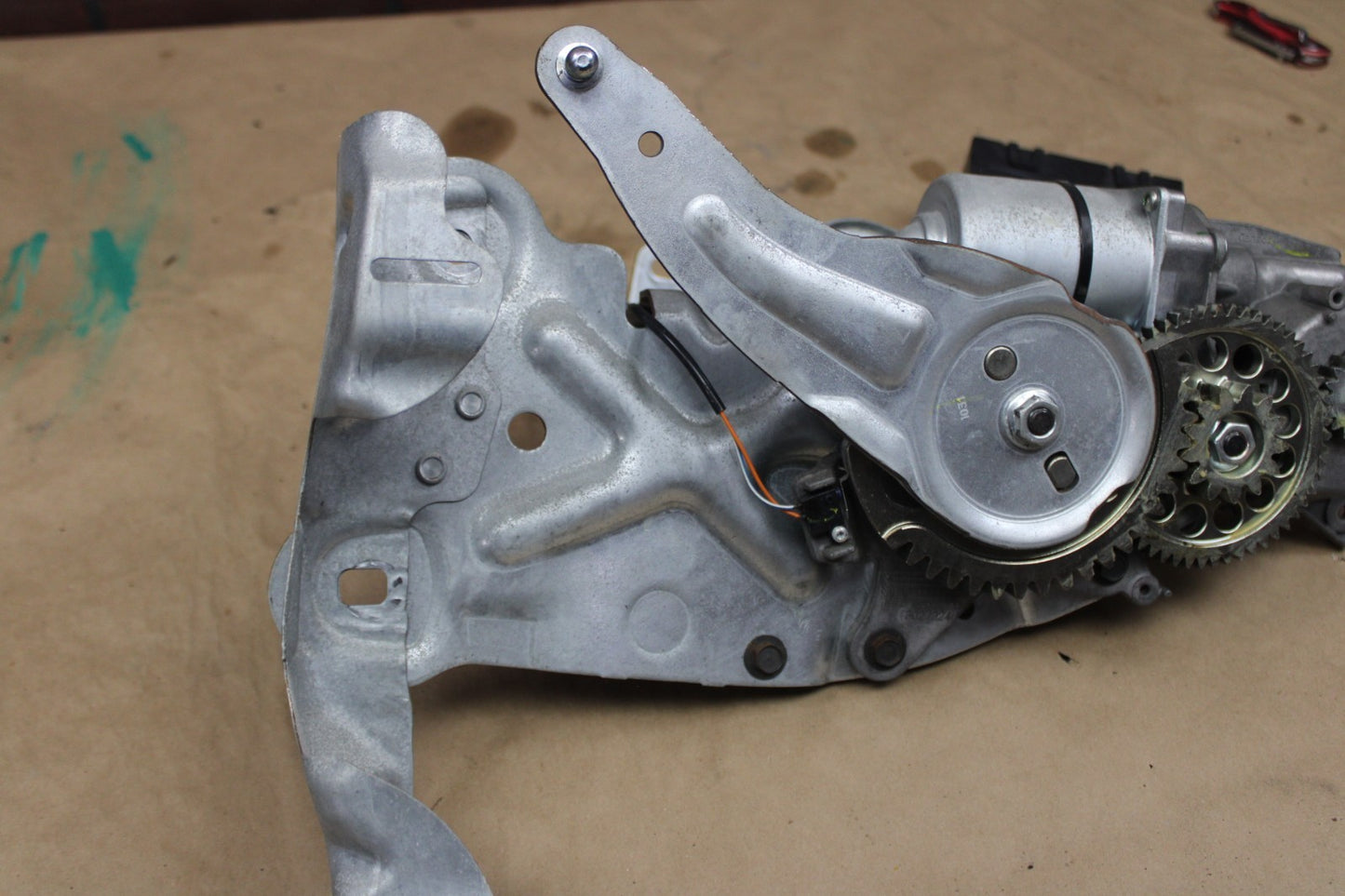 2009- 2014 ESCALADE CHEVY TAHOE-SUBURBAN FOEM POWER LIFTGATE & MODULE 20935205