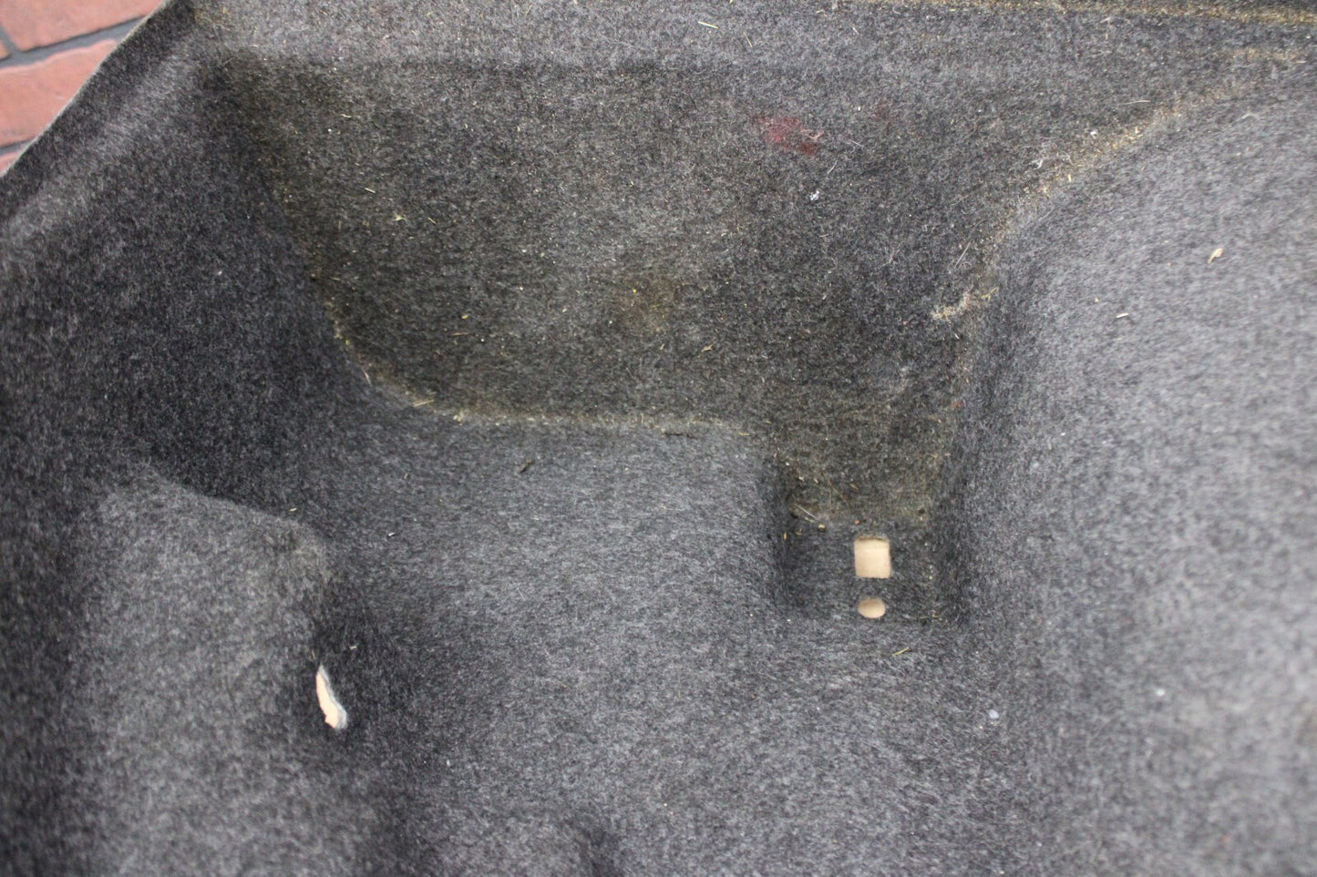 2005-2010 CHRYSLER 300 REAR PASSENGER RH QUARTER TRUNK CARPET TRIM COVER PANEL