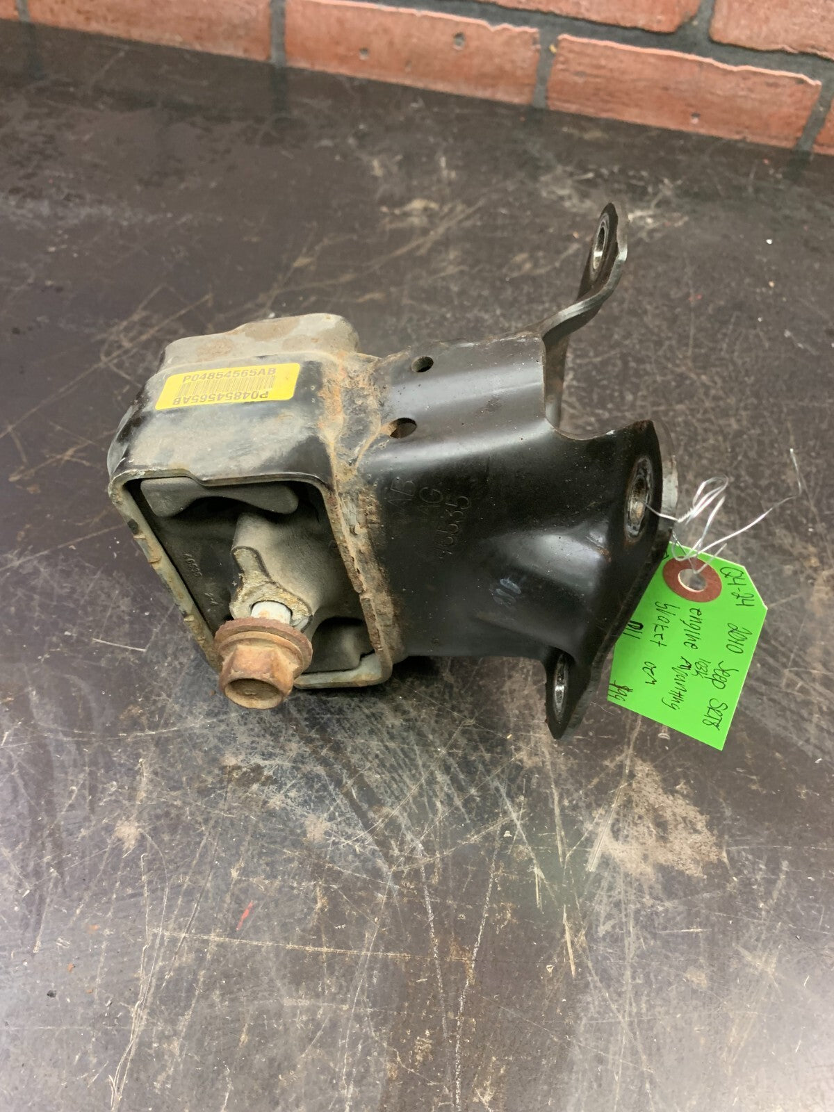 2006-2010 Jeep Grand Cherokee Engine Mounting Bracket Right Side OEM 04854565AB