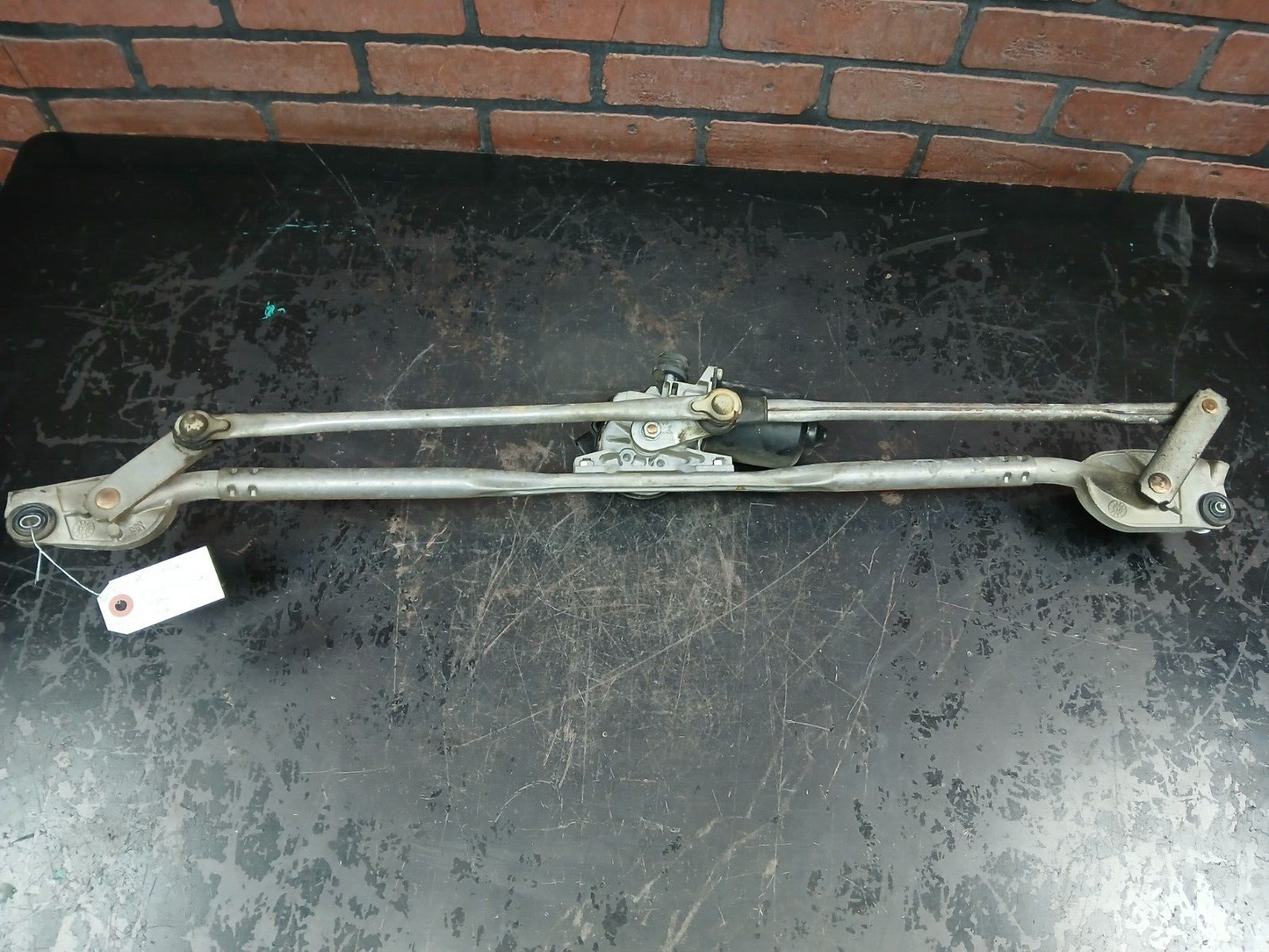 2007 Dodge Charger Front Windshield Wiper Arm Motor & Linkage 04805711aa