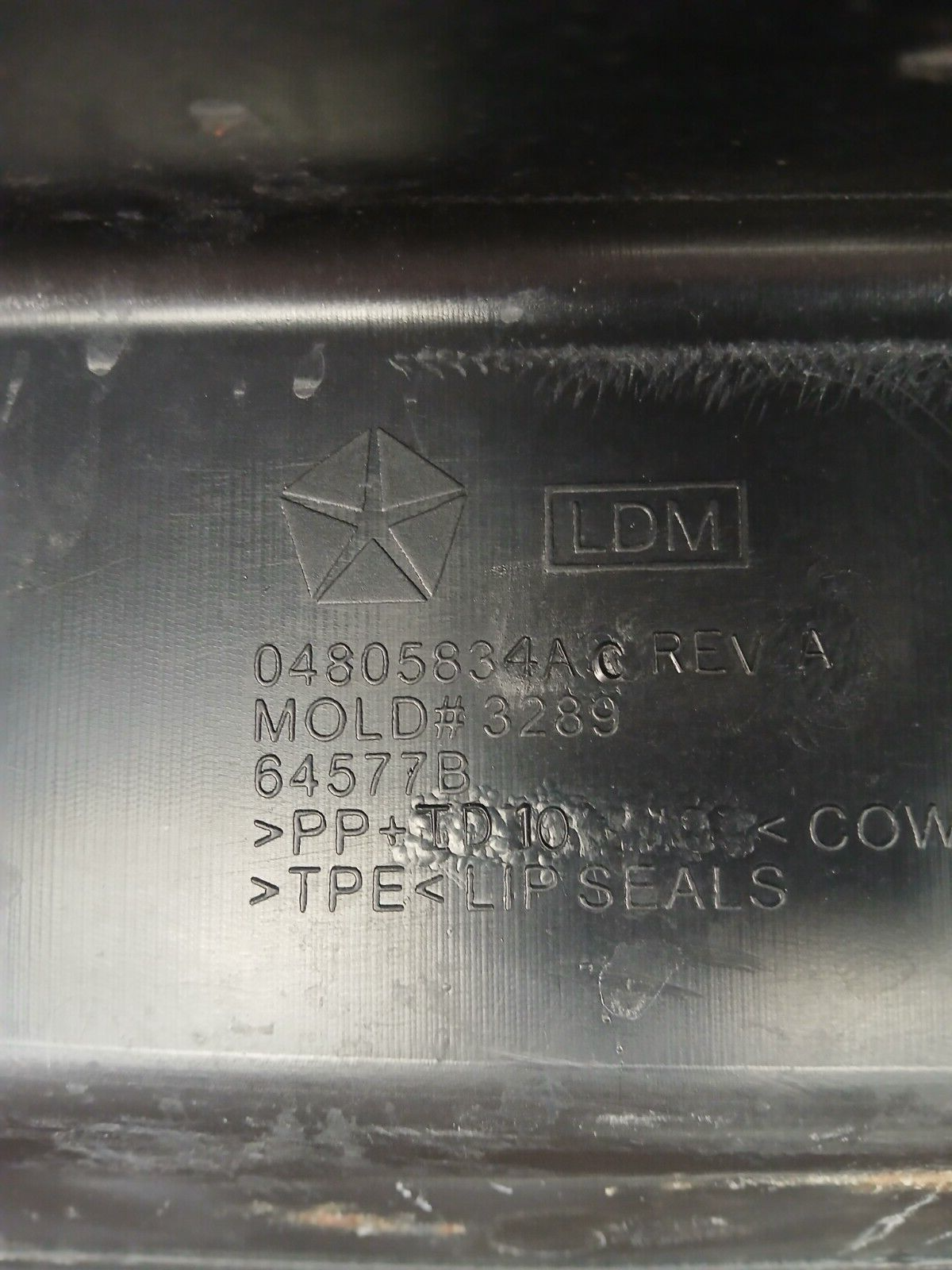 2005-2010 Charger Magnum 300 Exterior Windshield Defroster Cowl Panel 04805834ac