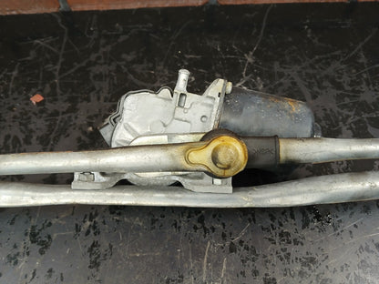 2006 Chrysler 300 Wiper Transmission Motor and Linkage Assembly 04805711aa