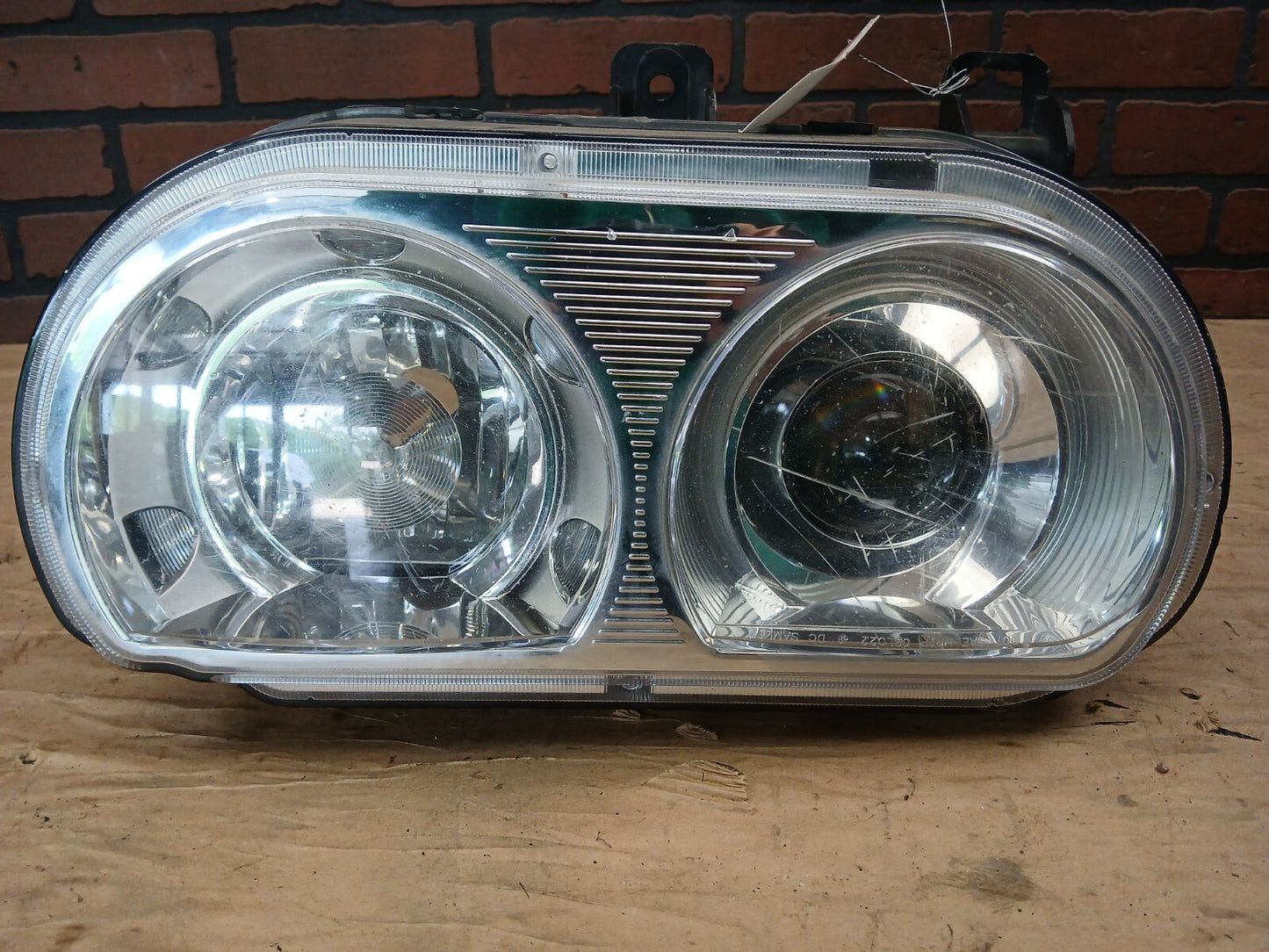 2008-2014 DODGE CHALLENGER FRONT PASSENGER RH SIDE HEADLIGHT OEM 05028778AB