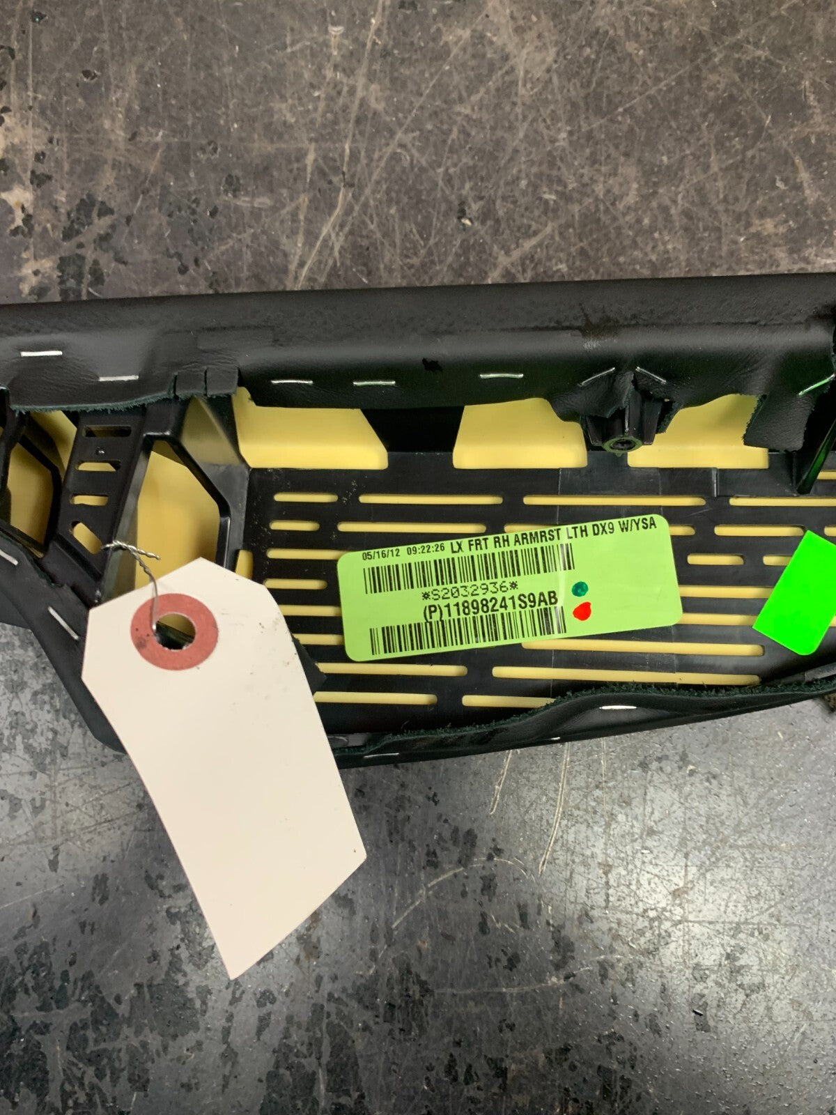 15-23 Dodge Challenger SRT OEM RH Right Passenger Side Door Armrest OEM.