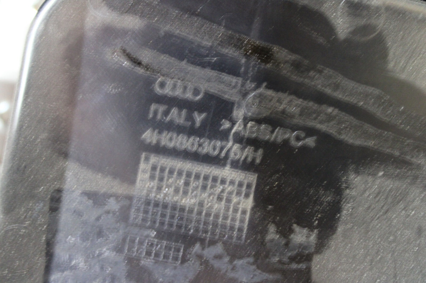 2011-2018 Audi A8 D4 Front Floor Center Console Armrest Storage Assembly Black