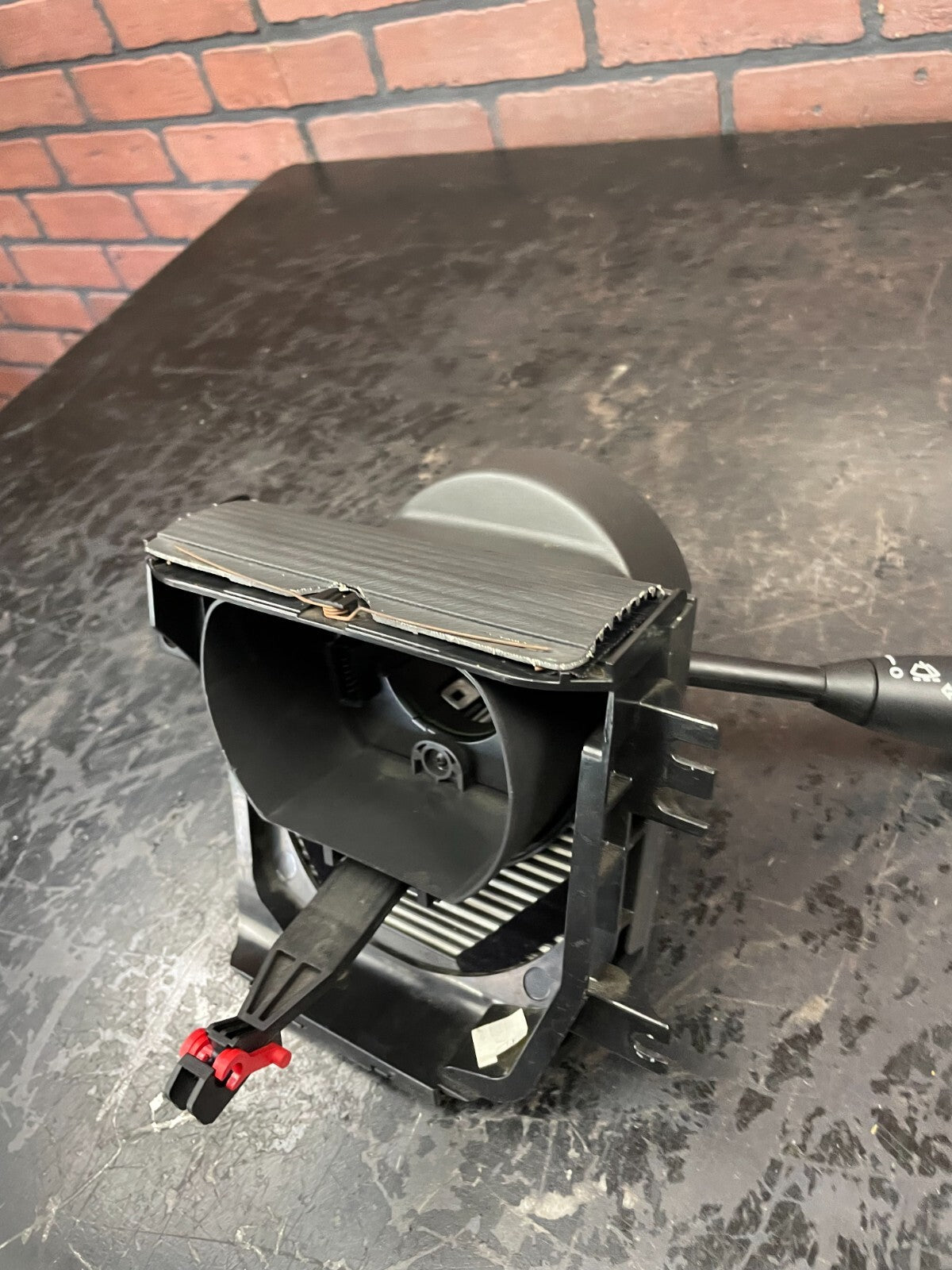 05-10 Challenger/Charger/300/Magnum Turn Signal&Wiper Multifunction Switch Bezel