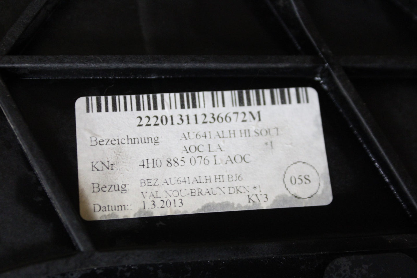 11-14 Audi A8L Rear Seat Center Console Armrest Cupholder Assembly 4H0 885 076 L