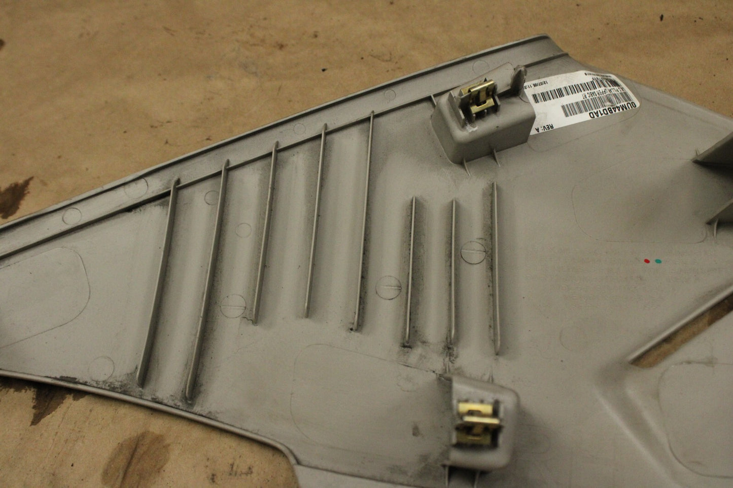 2005-2010 Chrysler 300 Passenger RH Side C Pillar Molding 0UM44BD1AD OEM Beige