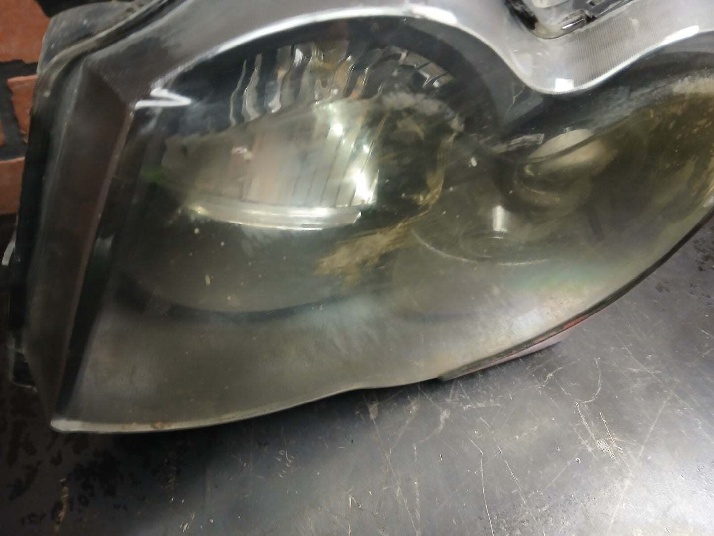 2008-2010 Jeep SRT-8  Grand Cherokee Driver LH Side Headlight Assembly Damaged